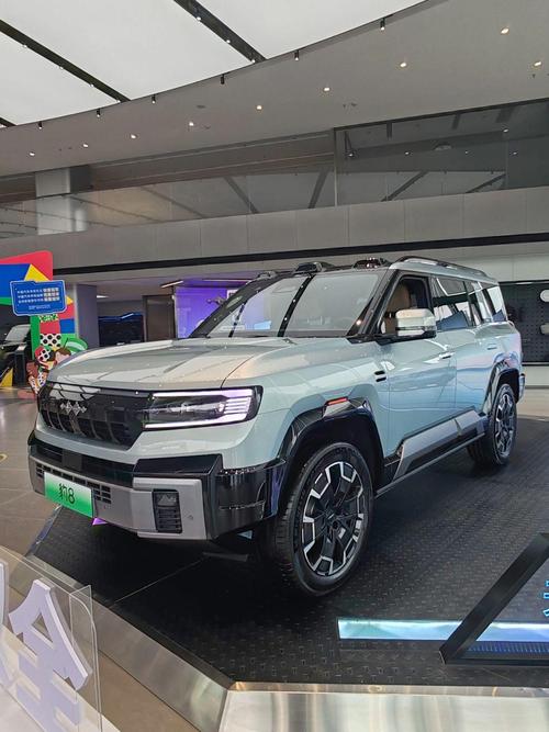 成都348比亚迪方程豹硬派越野的爆款，英菲尼迪35周年与你共成长